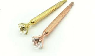 英议员夺走女王权杖 英议员夺走女王权杖